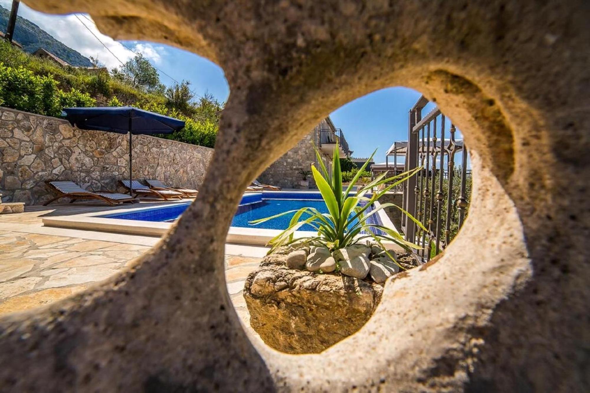 Bellavista Mit Beheiztem Pool Und Garten Ferienhaus